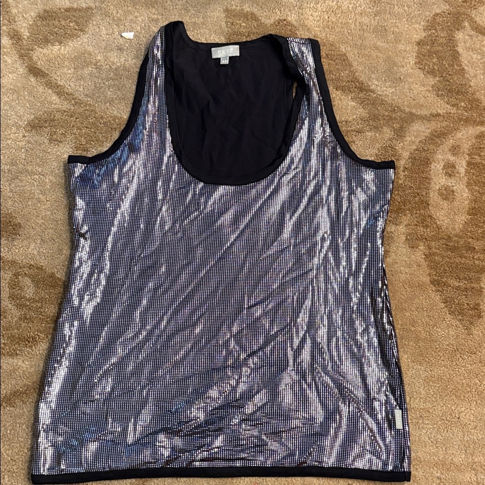 Extē silver  and black tank